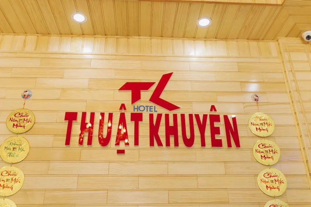 Thuat Khuyen Hotel