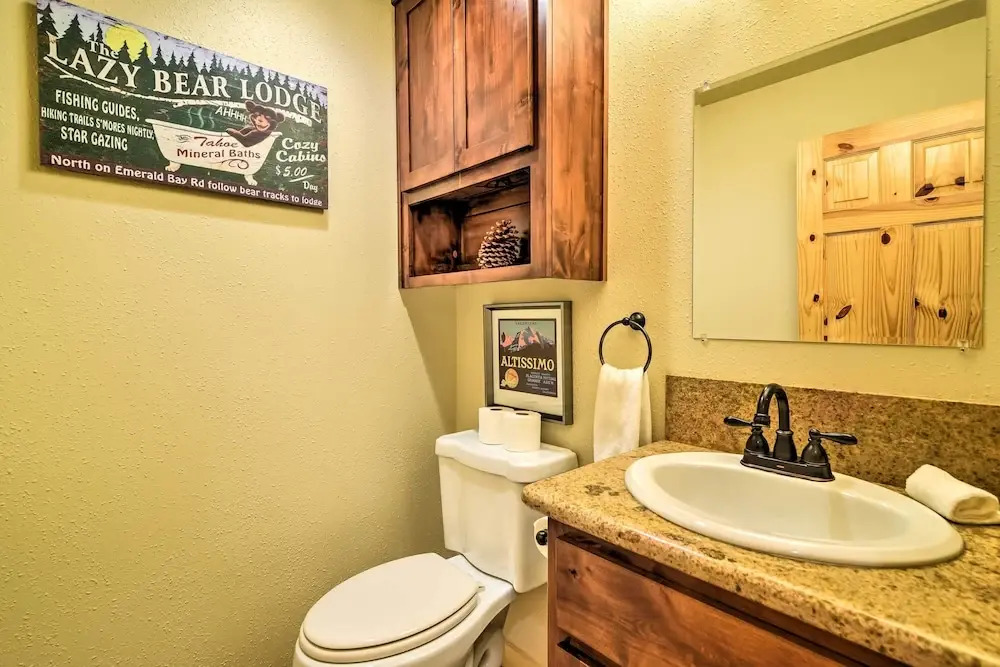 Lake Tahoe Cabin w/ Private Beach Access, Tahoma