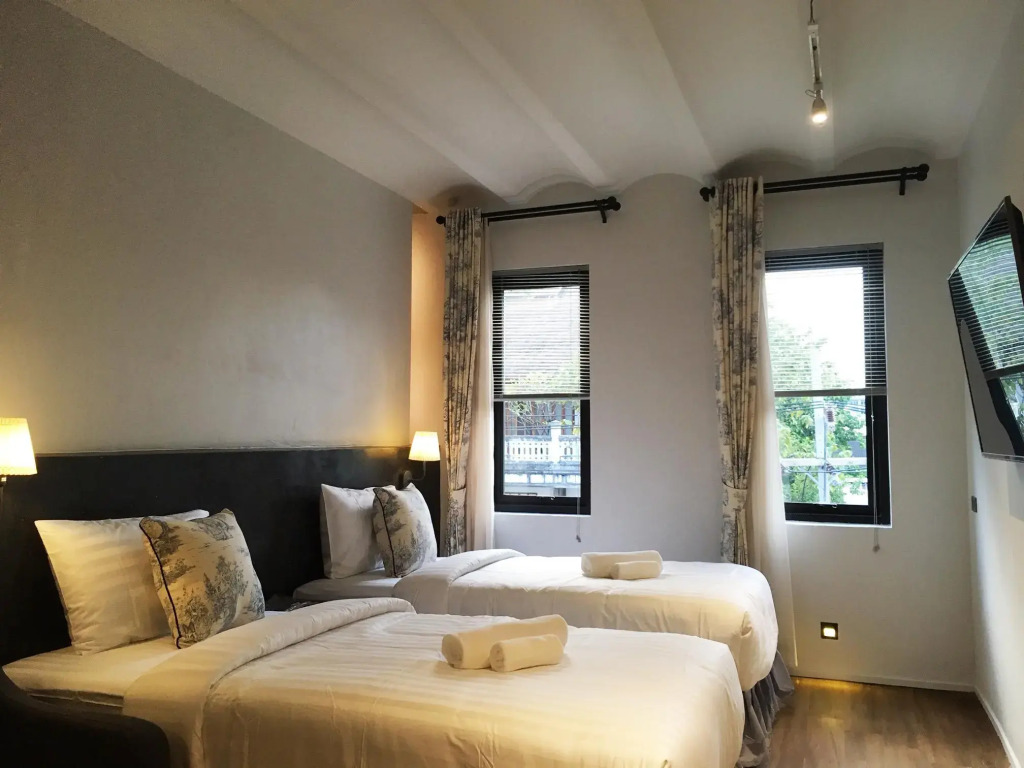 Hotel Noir