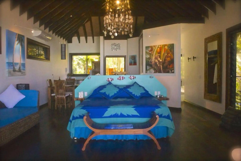 Heliconia Hideaway