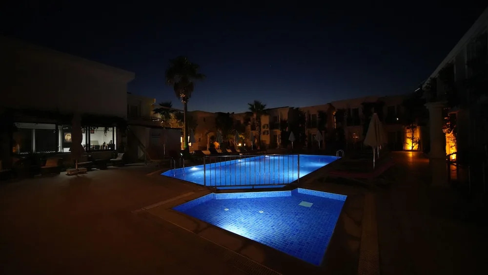 Zuzuu Beach Hotel