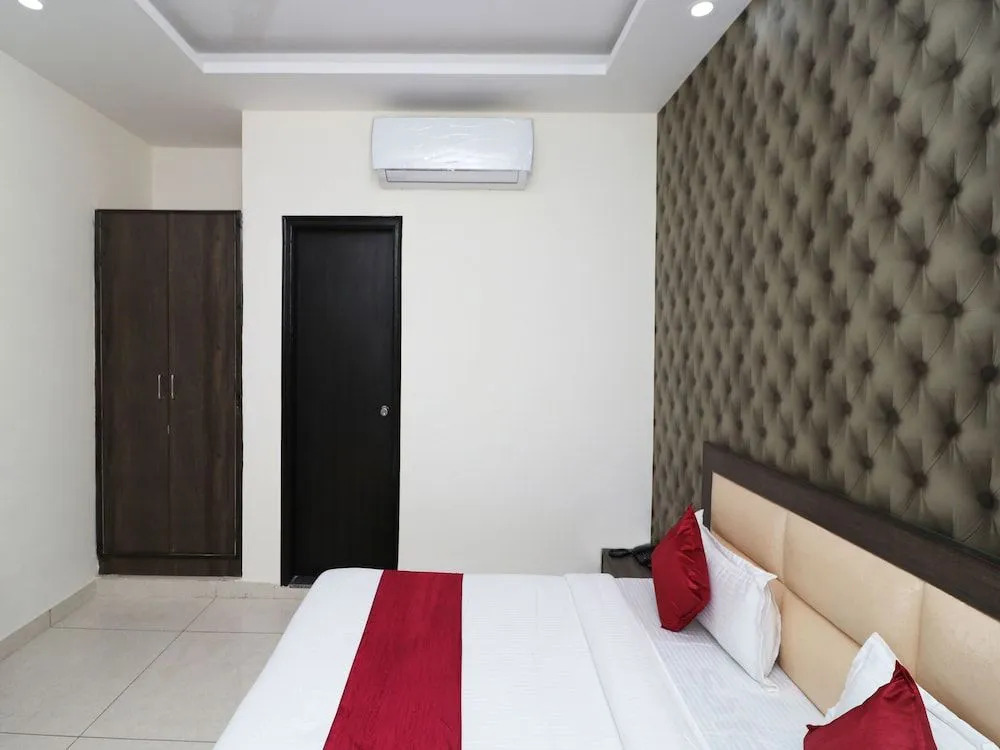 OYO 12472 Hotel Olive