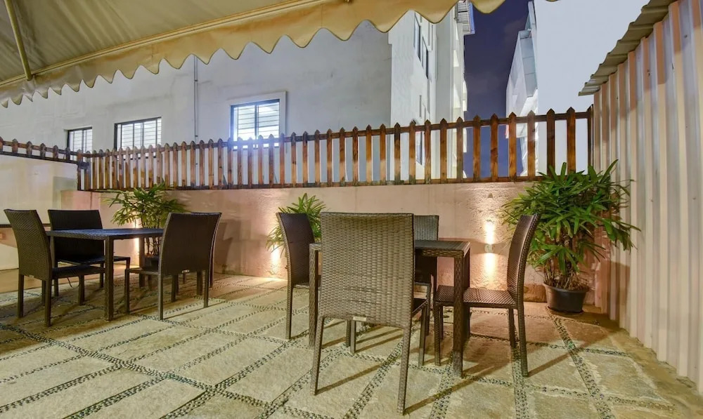 Crest Hotel