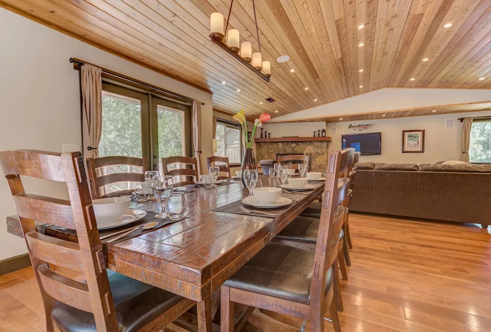 Poplar Lane #26 by Village Properties at Sunriver