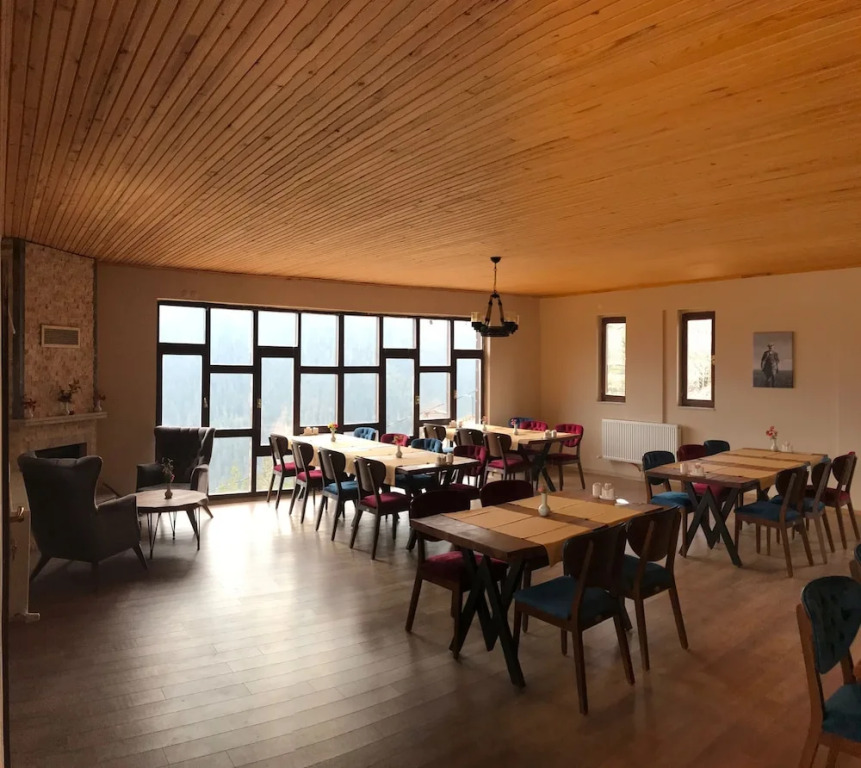 Savsat Kosk Otel