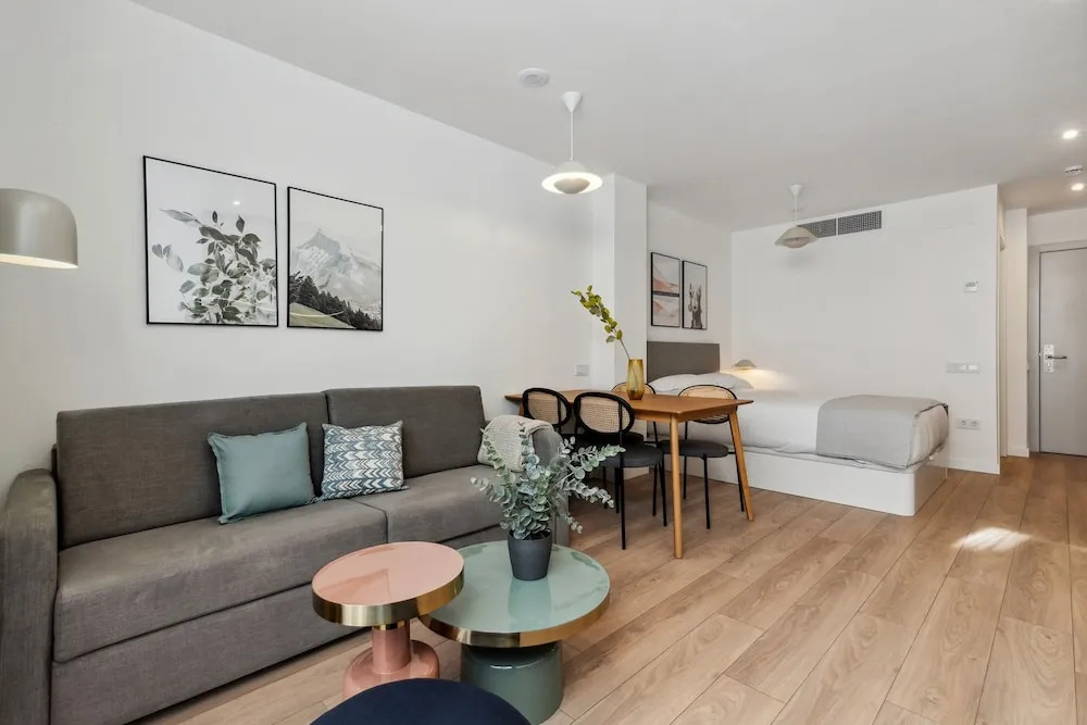Limehome Valencia Carrer del Pare Palau i Quer
