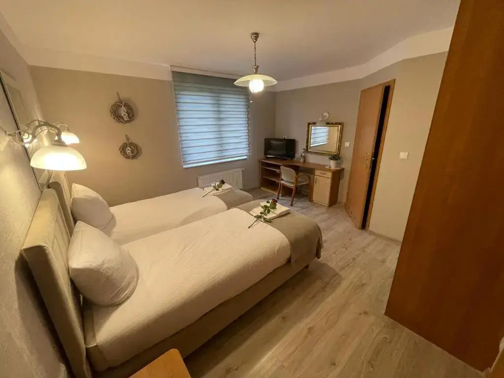 Villa Regina - Spokojna okolica - 100 metrów od lasu - blisko szpitala