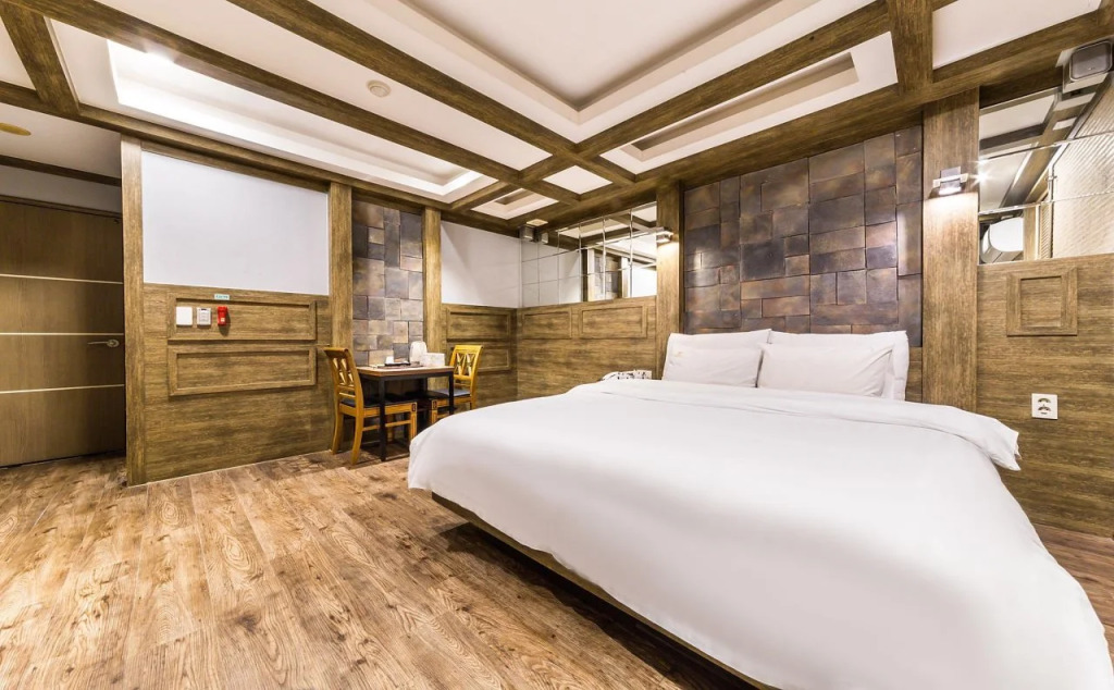 Kobos Hotel