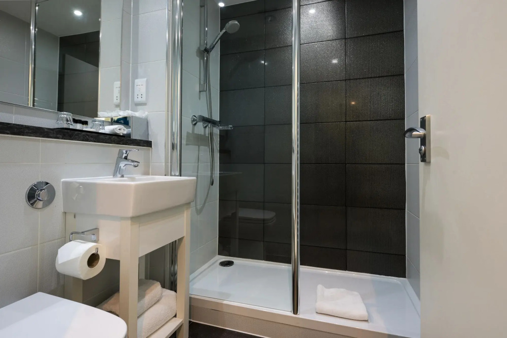 Bromley Court Hotel London