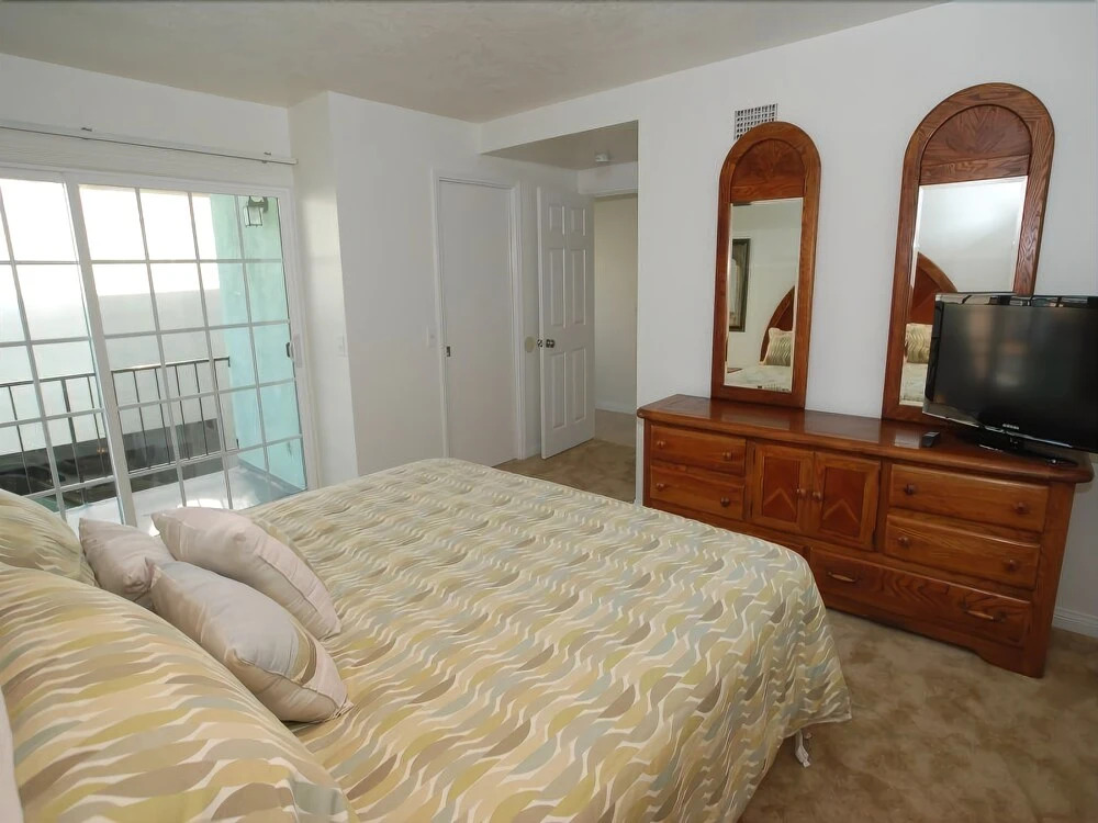 121 33rd St B Karb 4 Bedroom Duplex