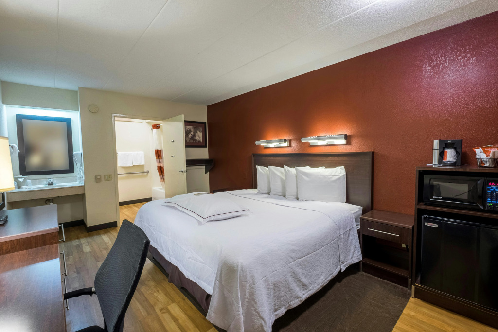 Red Roof Inn PLUS+ University at Buffalo - Amherst