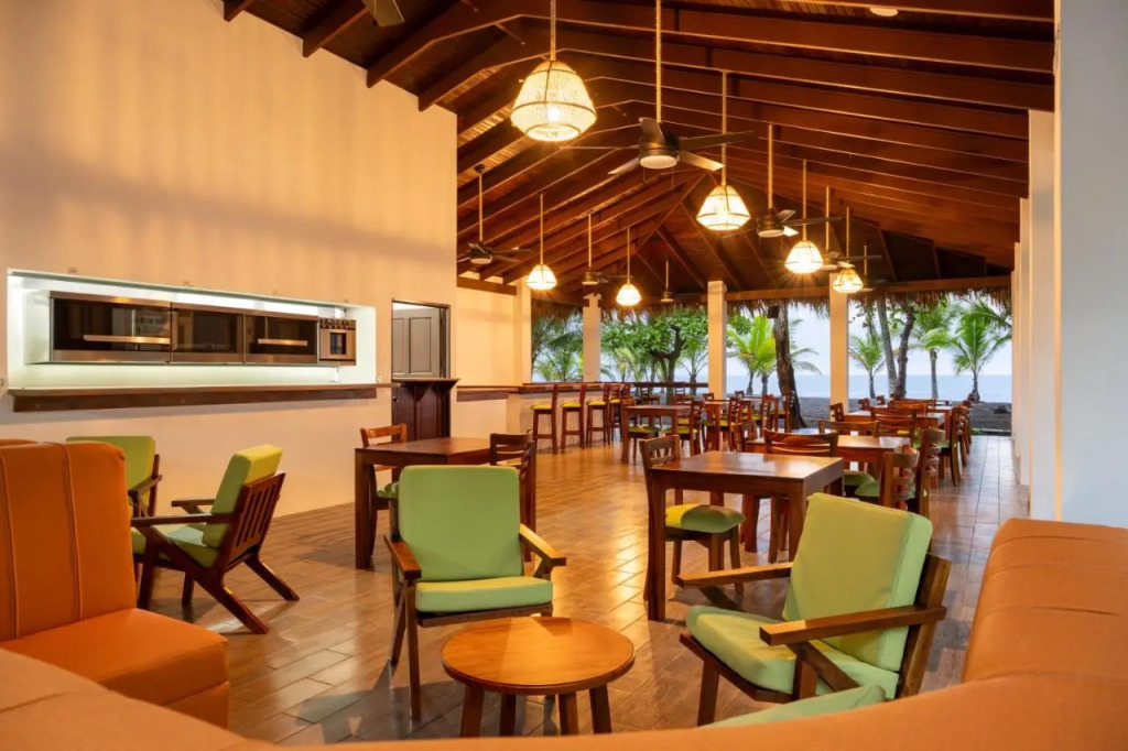 Fuego del Sol Beachfront Hotel