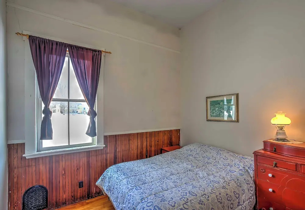 East Burke Home on Kingdom Trails: Near Ski Resort