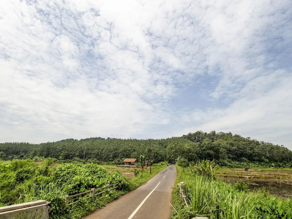 Hotel O Desa Wisata Selamanik Ciamis