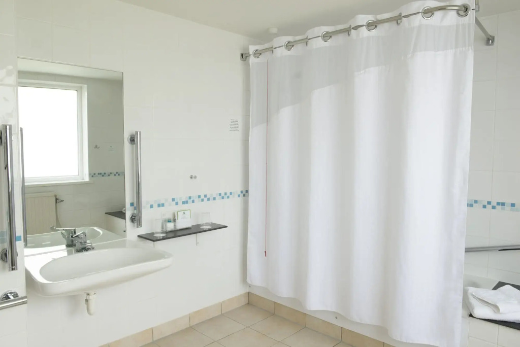 Holiday Inn Cardiff City Centre by IHG