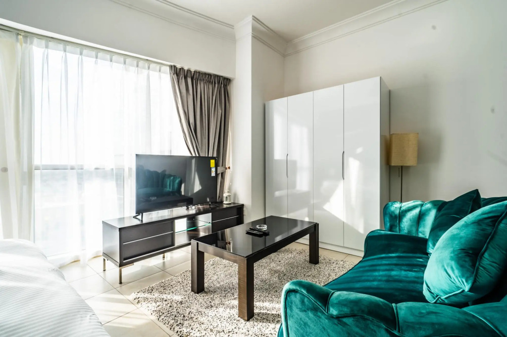 JLT - Lakeshore Tower 807