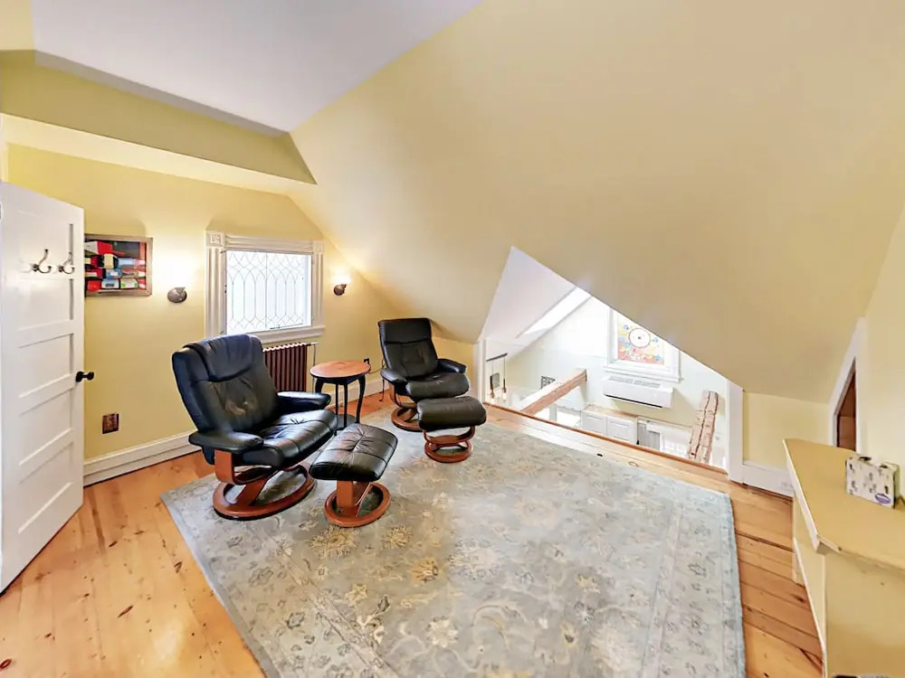 8 Roberts Avenue Home 2 Bedrooms 2 Bathrooms Home
