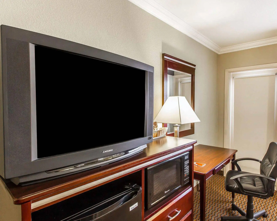 Super 8 by Wyndham Mesa Downtown Near Convention Center