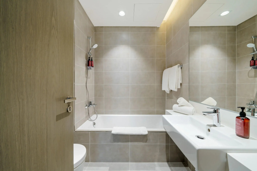 Manzil - 1BR District One Waterfront Living