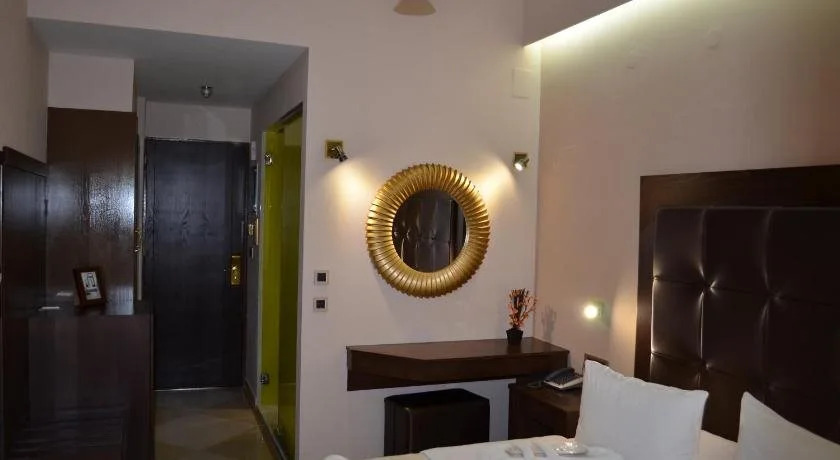 Ellinis Hotel