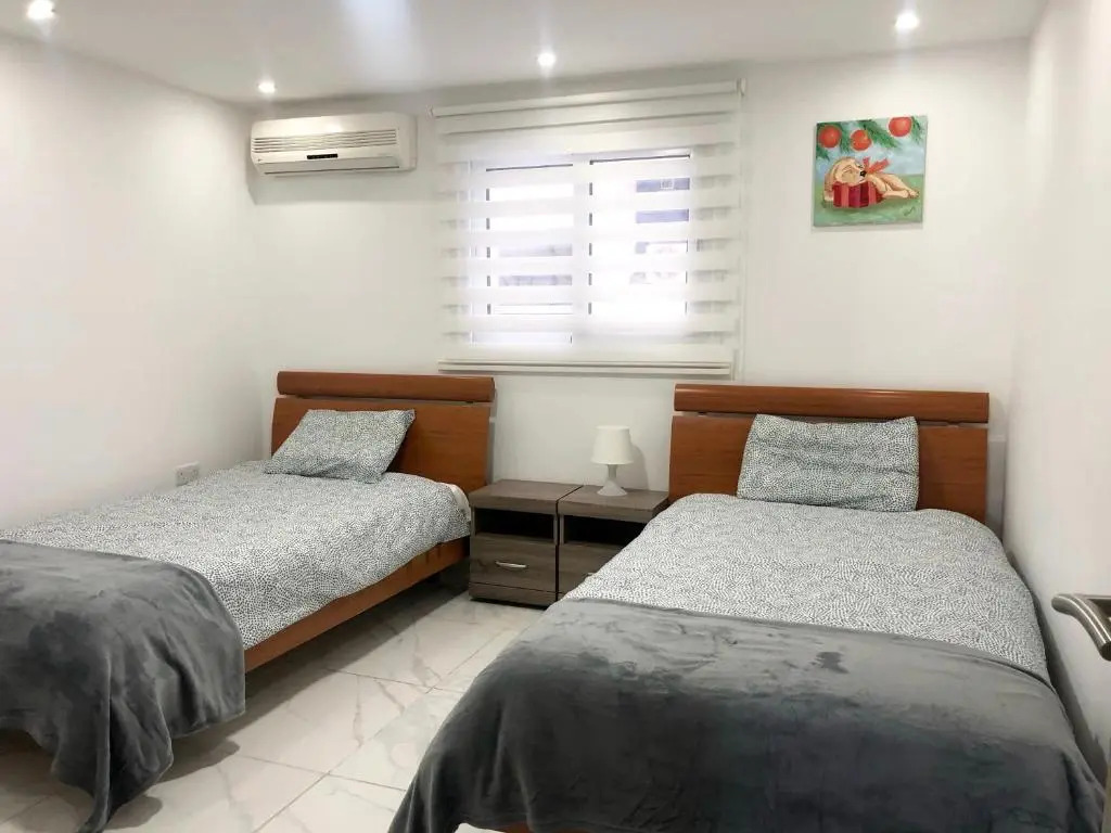 Seafront - 2 bedroom Modern