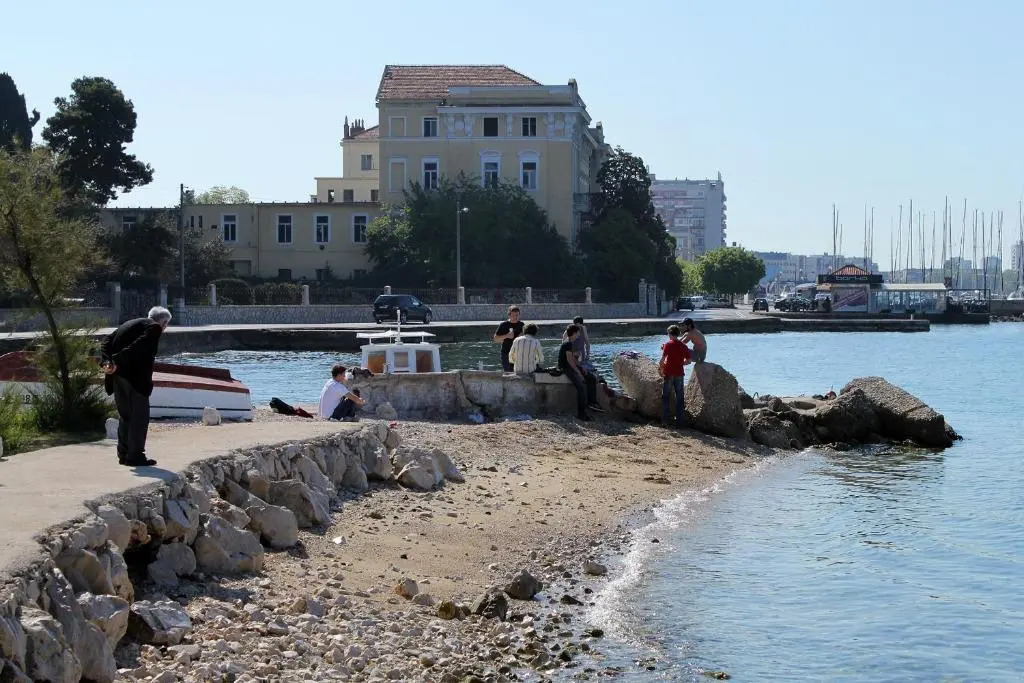 Apartments with parking space Zadar - 18809