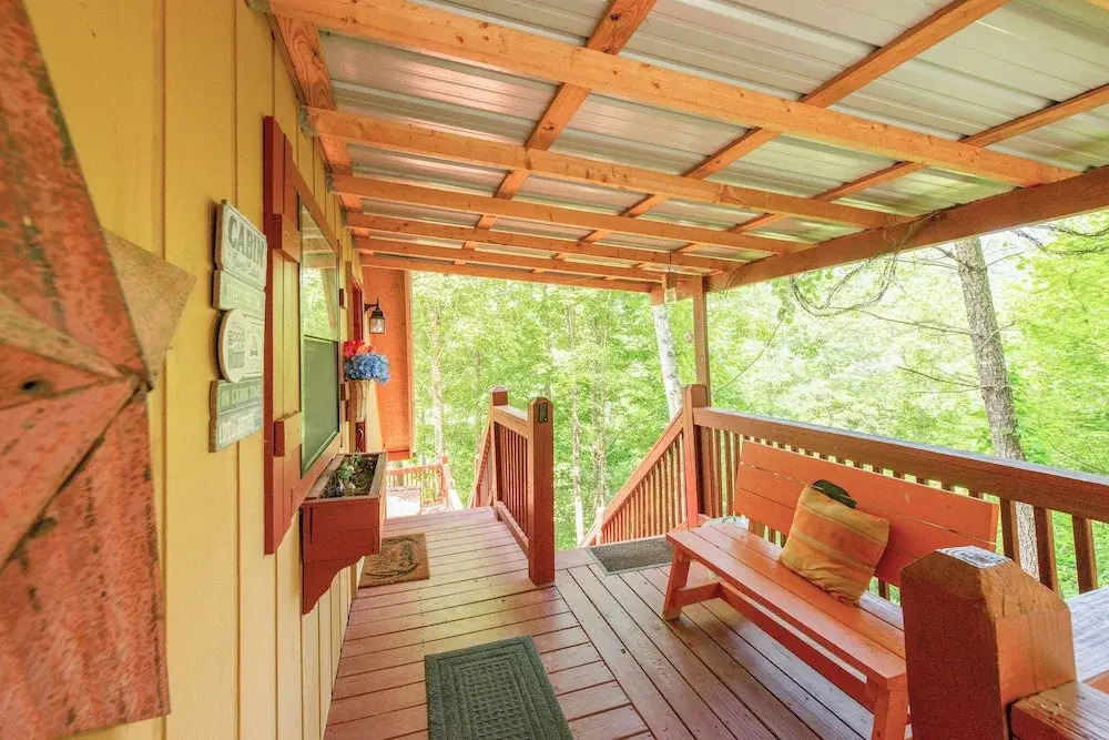 Hot Tub, Mtn Views & Fire Pit: Almond Family Cabin