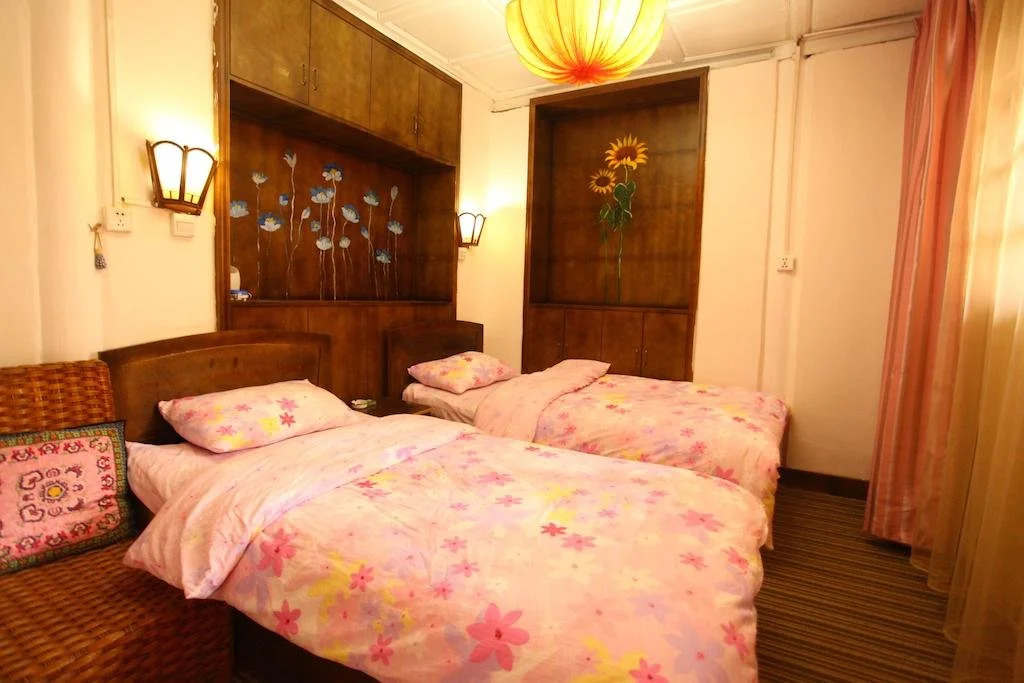 Nanianhuakai Inn