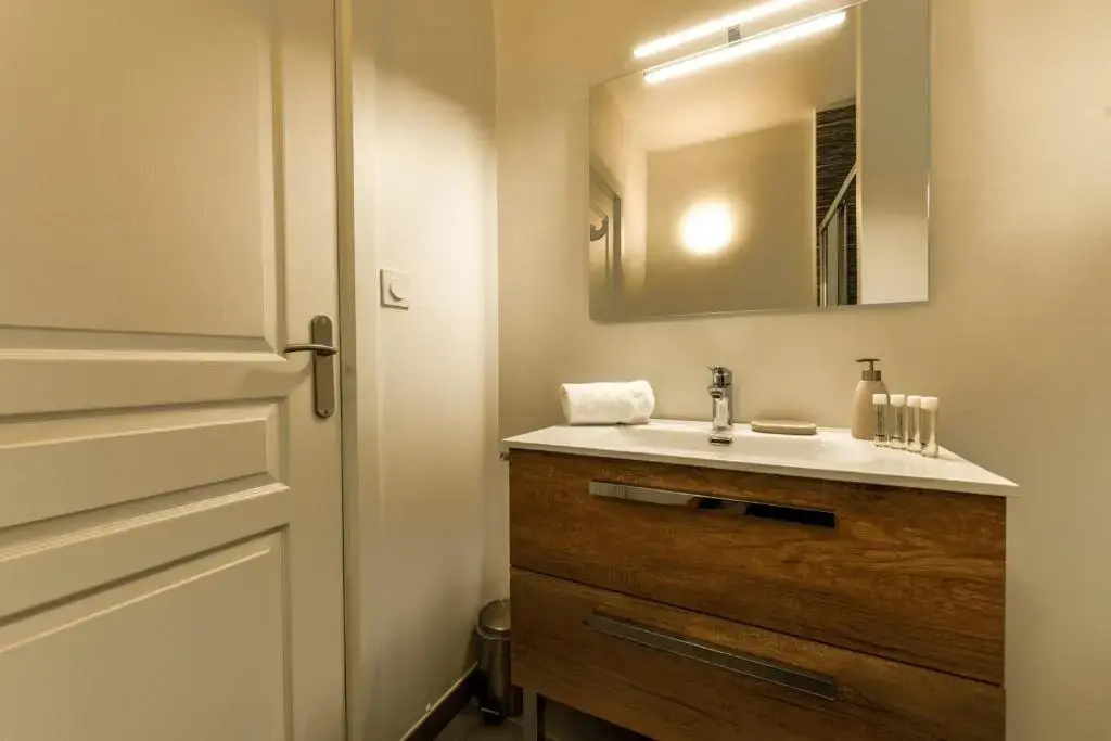 Appartement 2 chambres au coeur d'Annecy avec terrasse