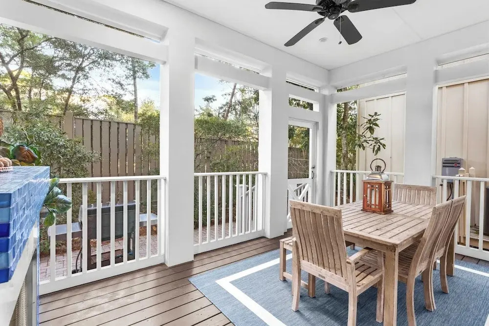 Seagrove Gardens Mins to the Beach, Santa Rosa Retreat w/ A+ Design