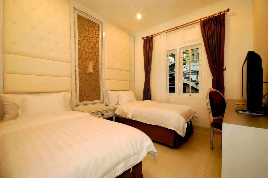 Rehat at Ottenville Boutique Hotel