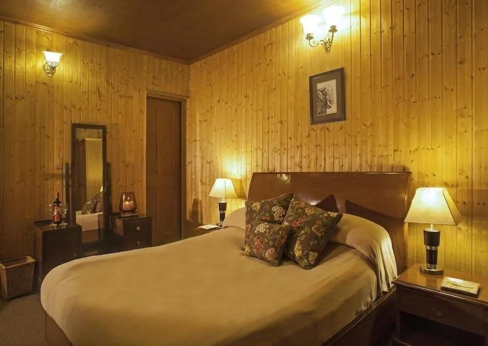 Hotel Nedous