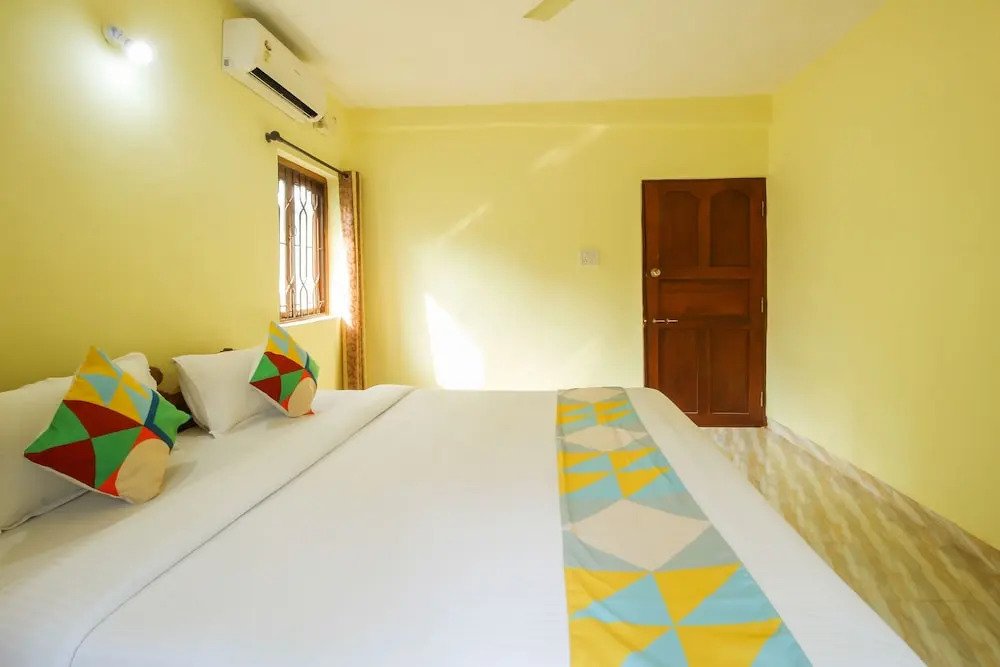 OYO 15529 Home Decent 2BHK Candolim