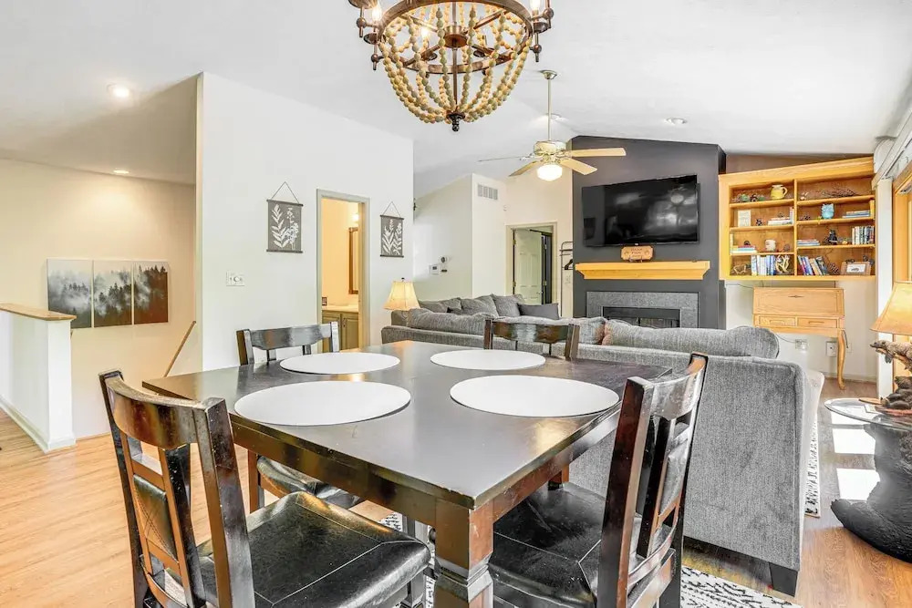 4 Mi to Massanutten Resort: Family Home w/ Views!