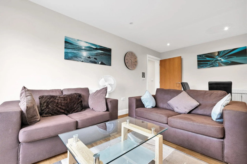 London Heathrow Living Serviced Apartments - Apt 2