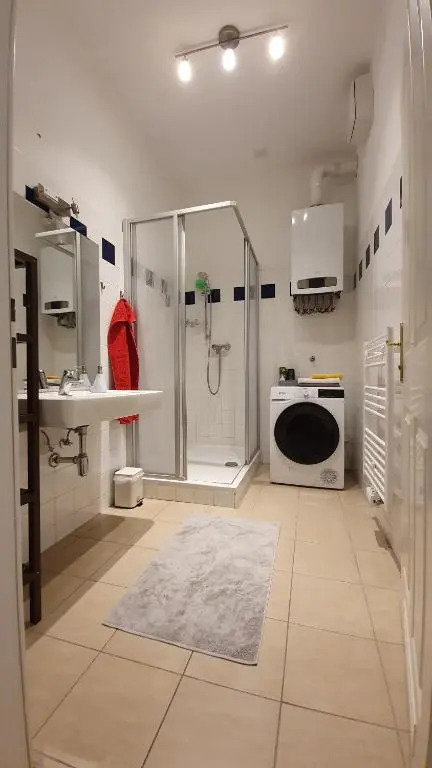 Gorgeous Viennese Apartment 10 min to City Center