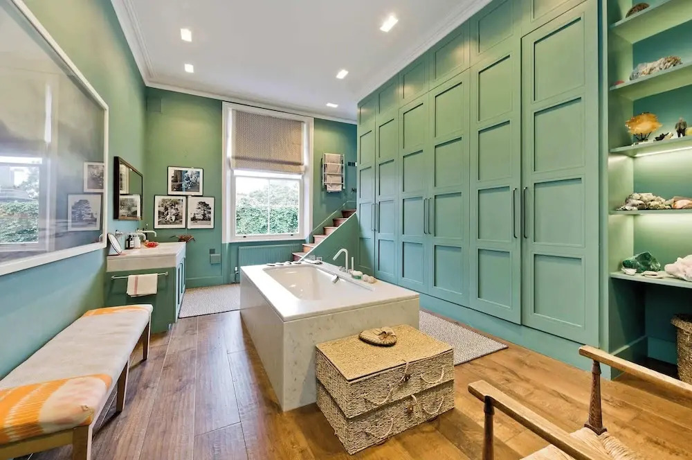 Gorgeous & Grand 5 Bed House, Holland Park