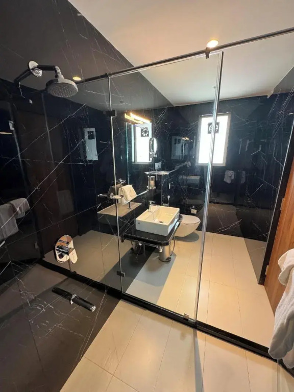 Hotel Mumbai House Valnai Malad