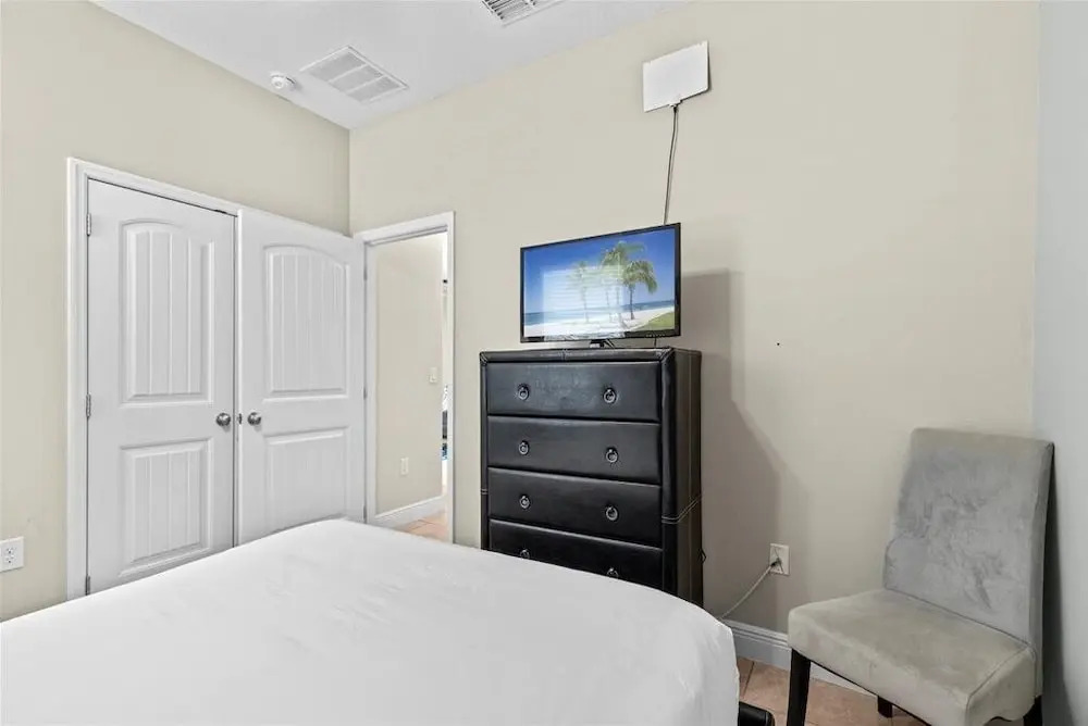Fun In The Sun 5 Bed 5 Bath - Pool Near Disney 5 Bedroom Home by RedAwning