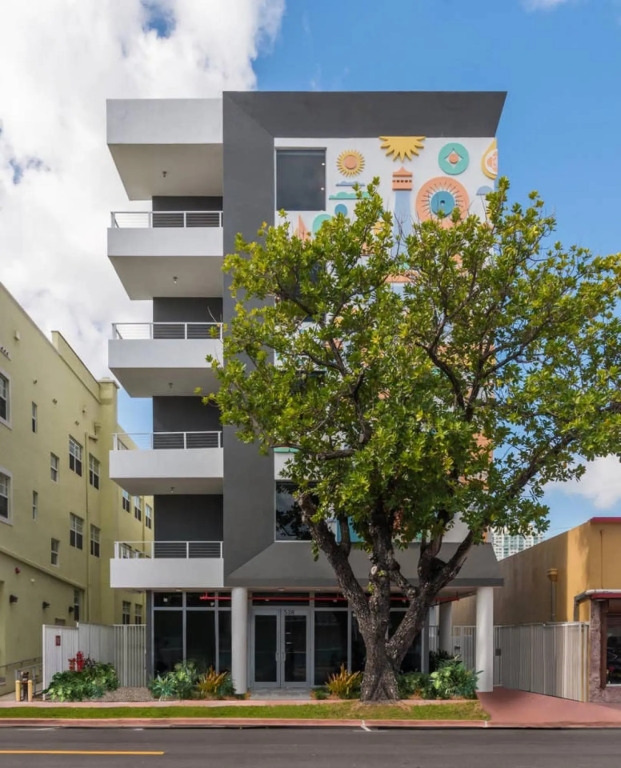 Luxury 2 bedroom apt in South Beach 301