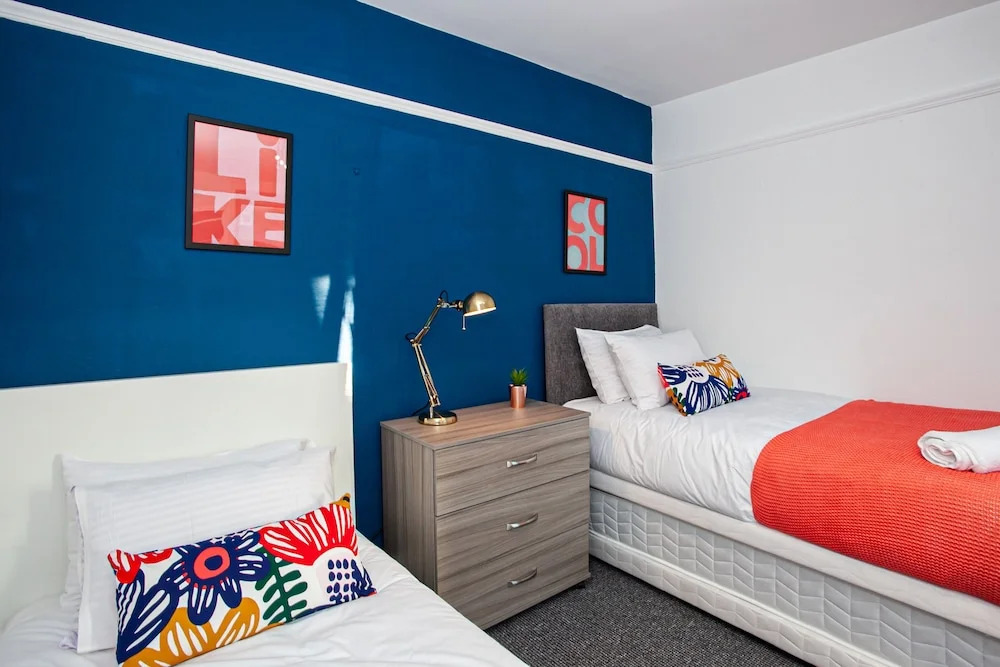 The Manchester Pad - Sleeps 12