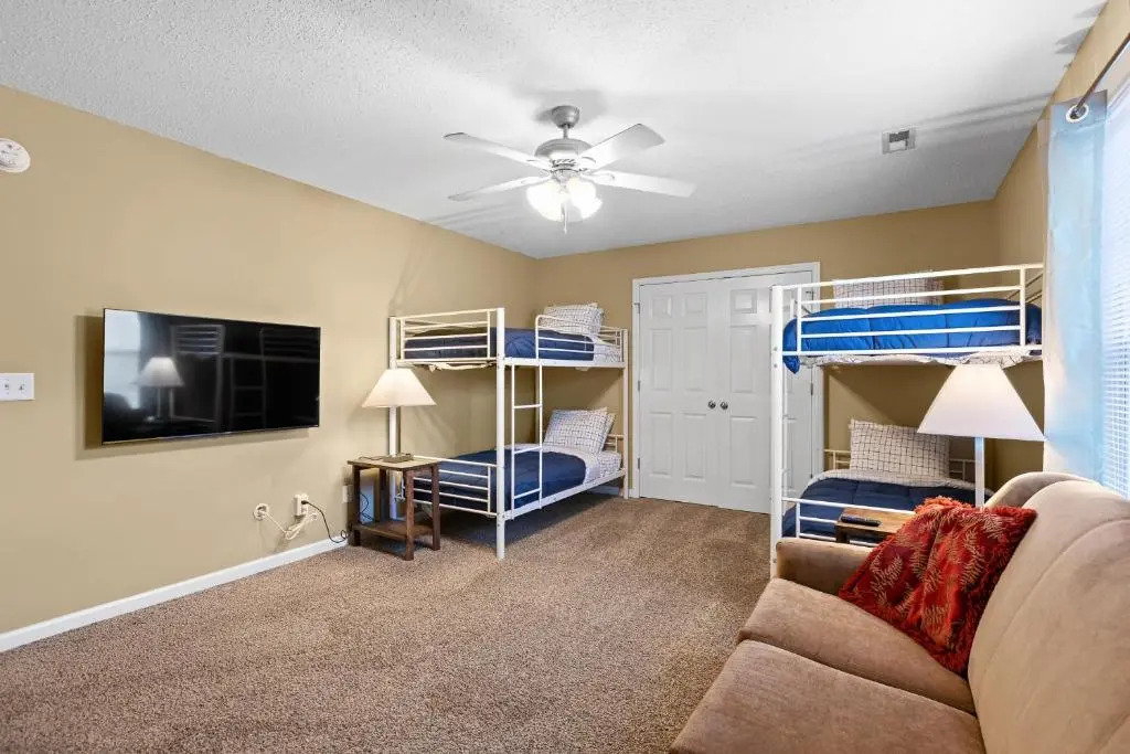 The Elmwood Farmhouse- 10 Mins to Downtown Chattanooga