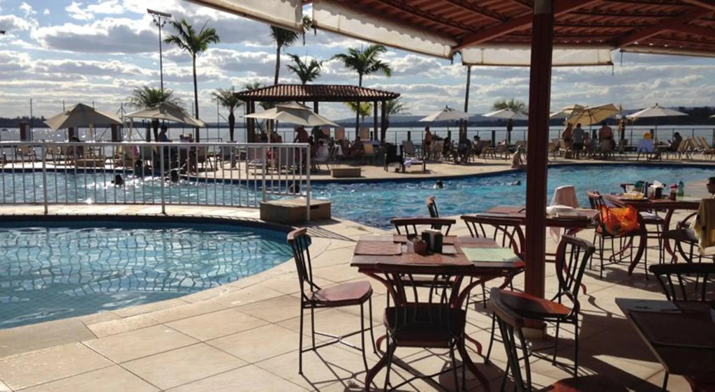 Lake Side Apart Hotel
