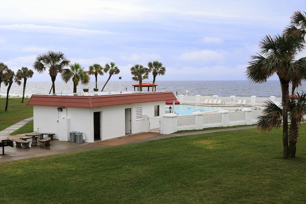 422 El Matador 2 Bedroom Condo by RedAwning
