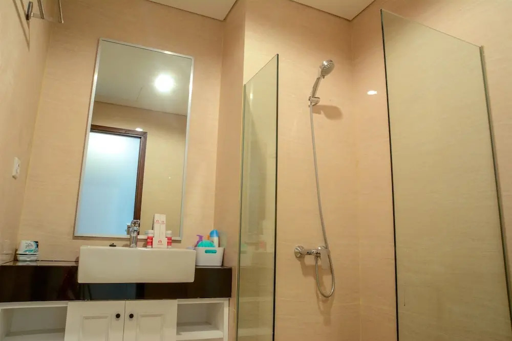 2 Bedrooms at Gallery West Apartment By Travelio