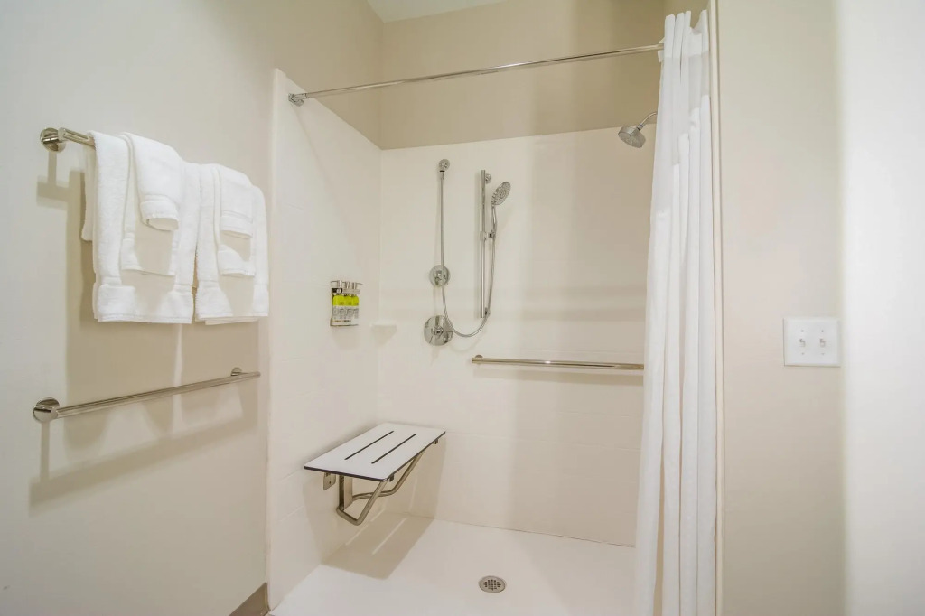 Holiday Inn Express & Suites - Asheboro by IHG