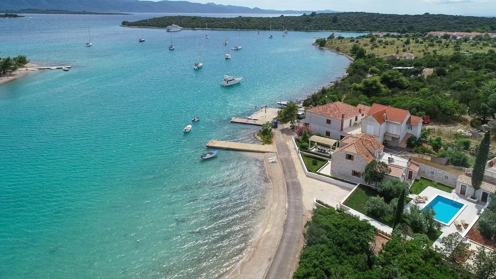 Villa Loviste Paradise