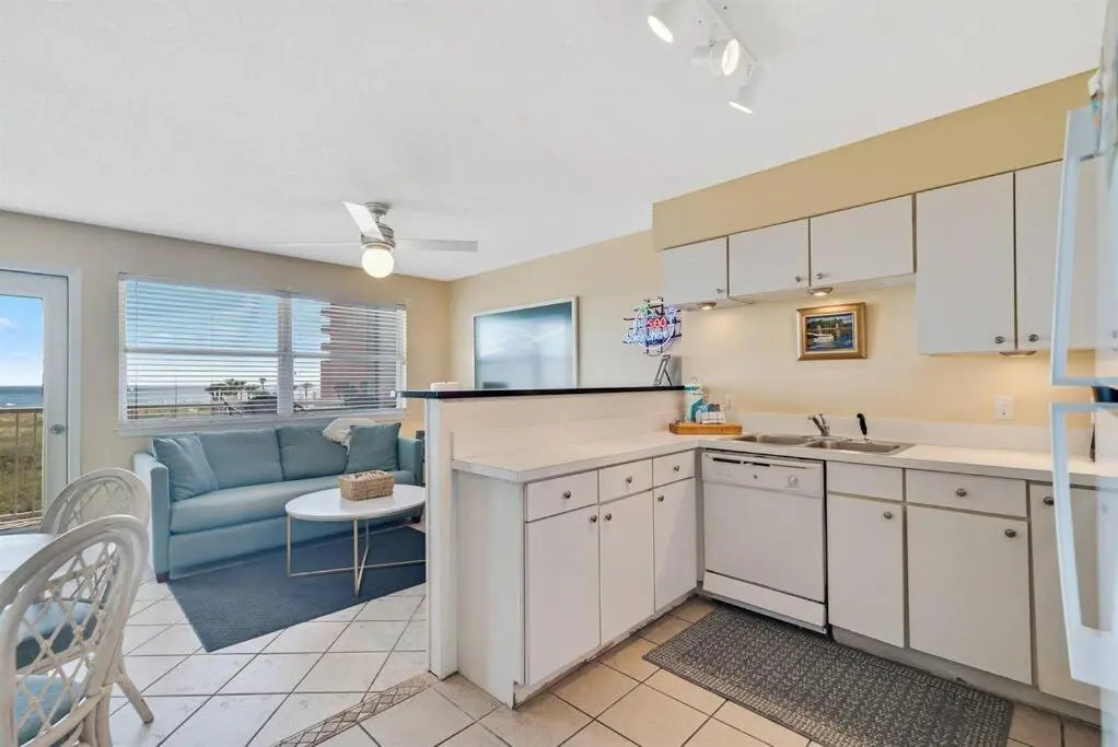Summer Breeze #25 - Modest Beachfront with views of the Pass! Great Location!
