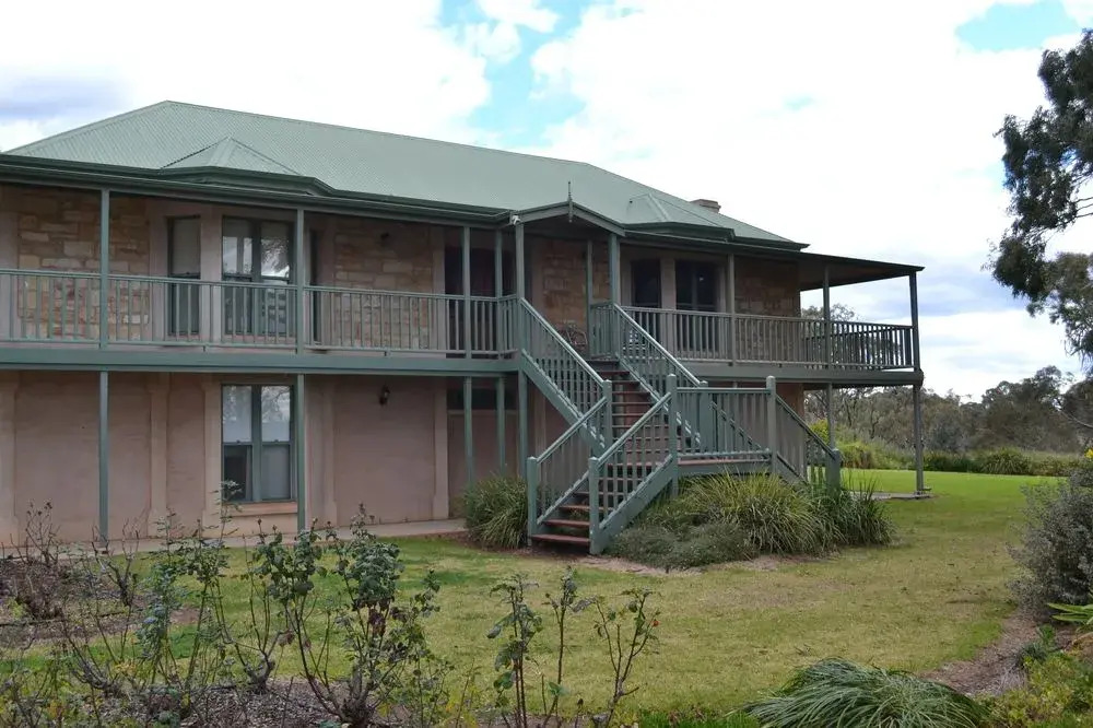 Lindsay House