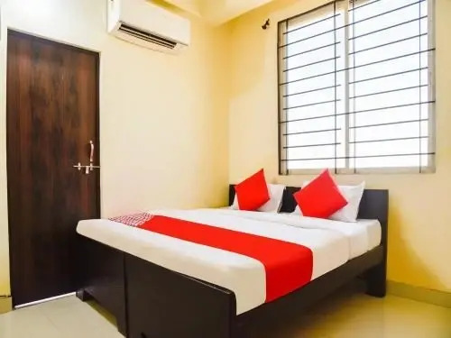 Oyo 77416 Hotel Vaibhav Palace